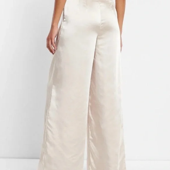 NWT Express Women’s Satin Pants Beige Super High Waisted Wide Leg Trousers Sz 2 - Picture 3 of 14